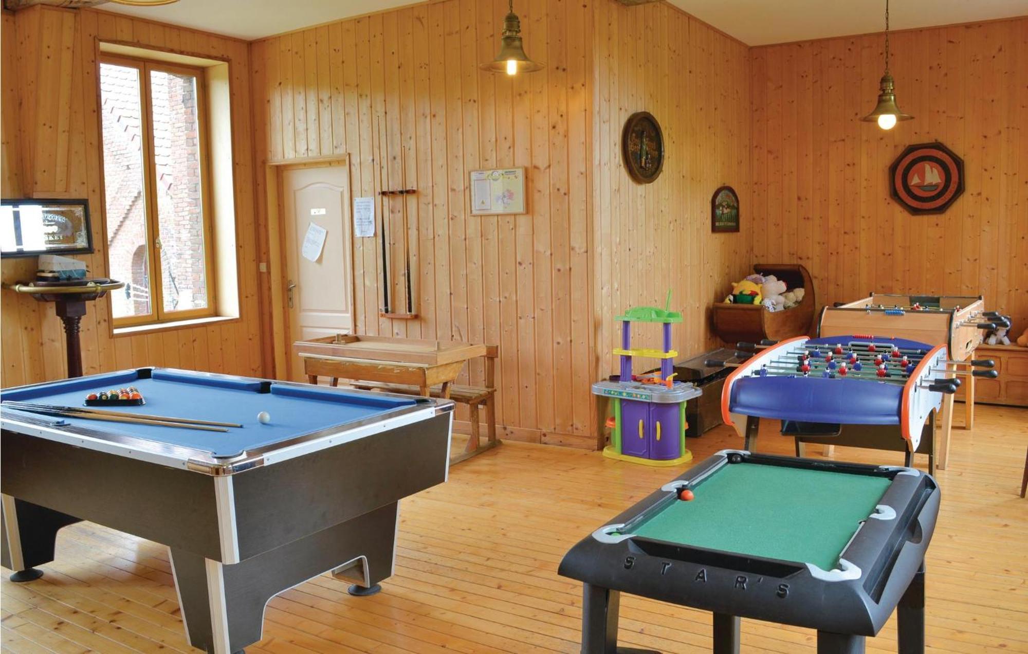 Pet Friendly In With Kitchen Quiestede