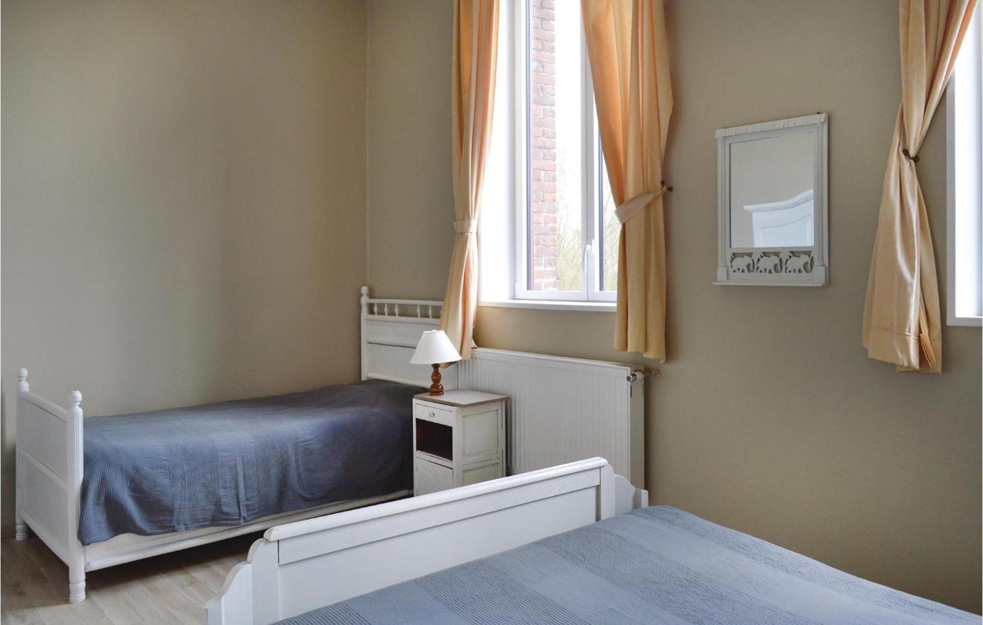Pet Friendly In With Kitchen